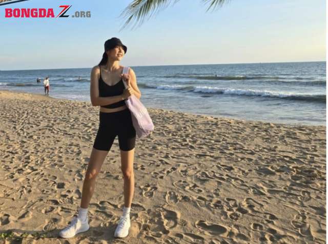 Mỹ nhân Hàn khoe chân dài tại Phú Quốc
