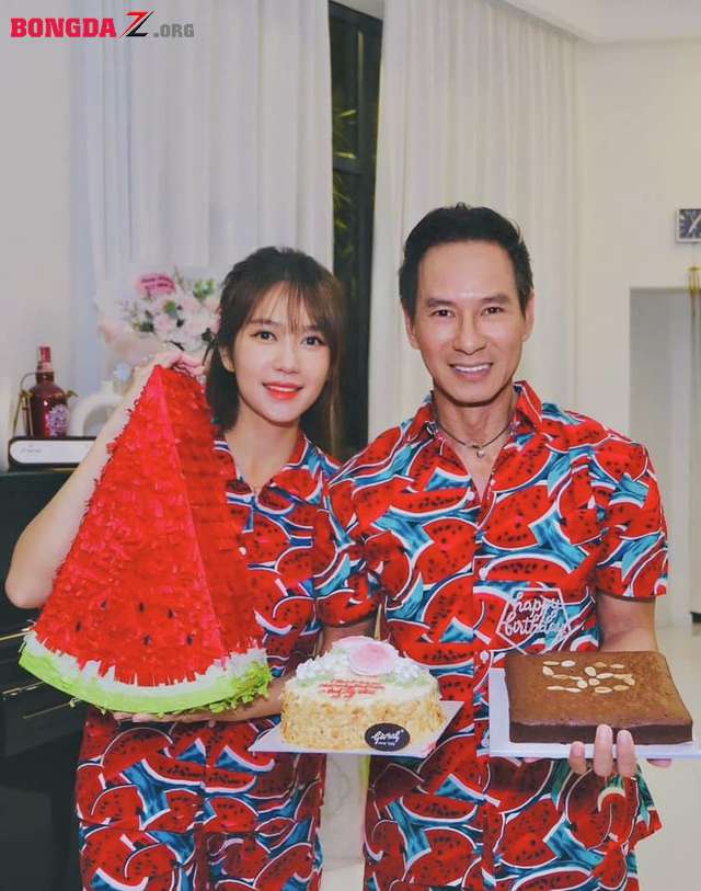 Lý Hải - Minh Hà rực rỡ trang phục dưa hấu