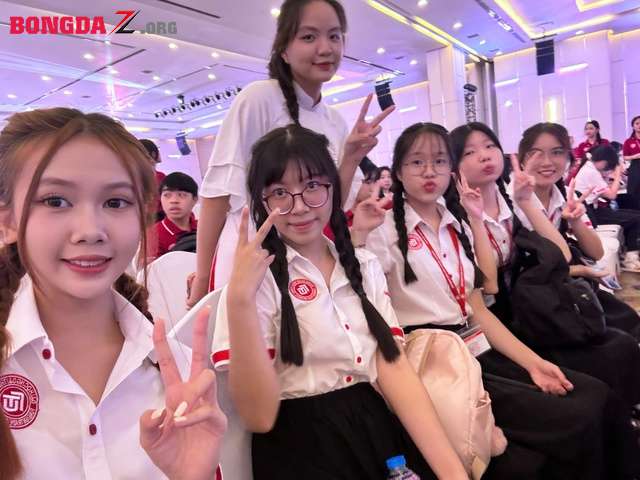 Bé Bảo An "Xúc xắc xúc xẻ" sau 13 năm