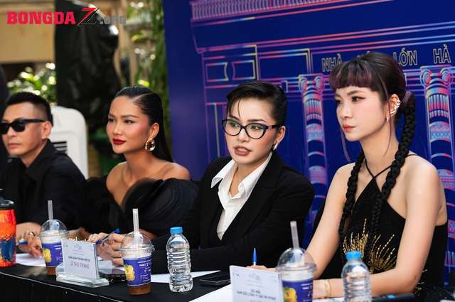 Hoa hậu H'hen Niê thu hút với thần thái đỉnh cao