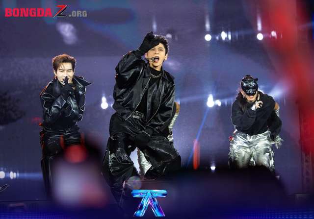 Hàng chục ngàn khán giả Hà Nội bùng nổ cùng "Say hi never say goodbye"